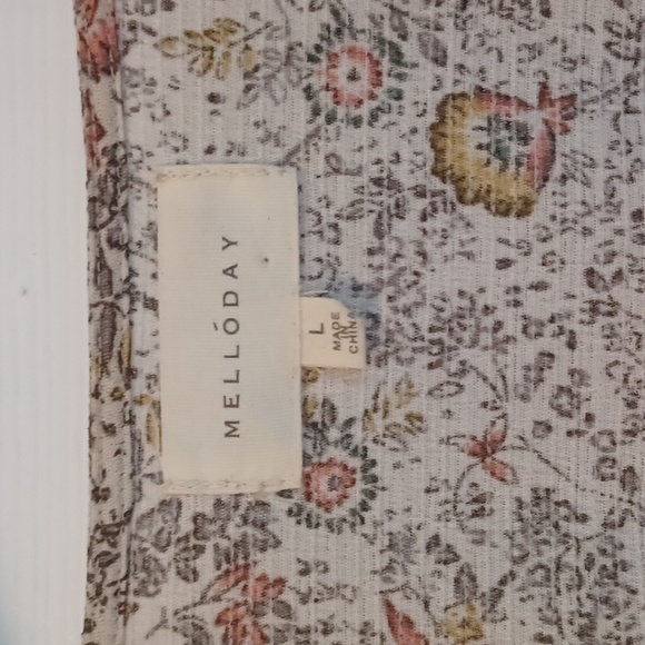 MELLODAY peplum top, size large - Picture 3 of 10